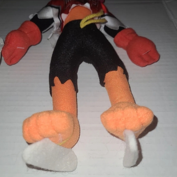 Jim Henson's McDonalds Muppets NHL Hockey Animal Plush - Picture 4 of 10